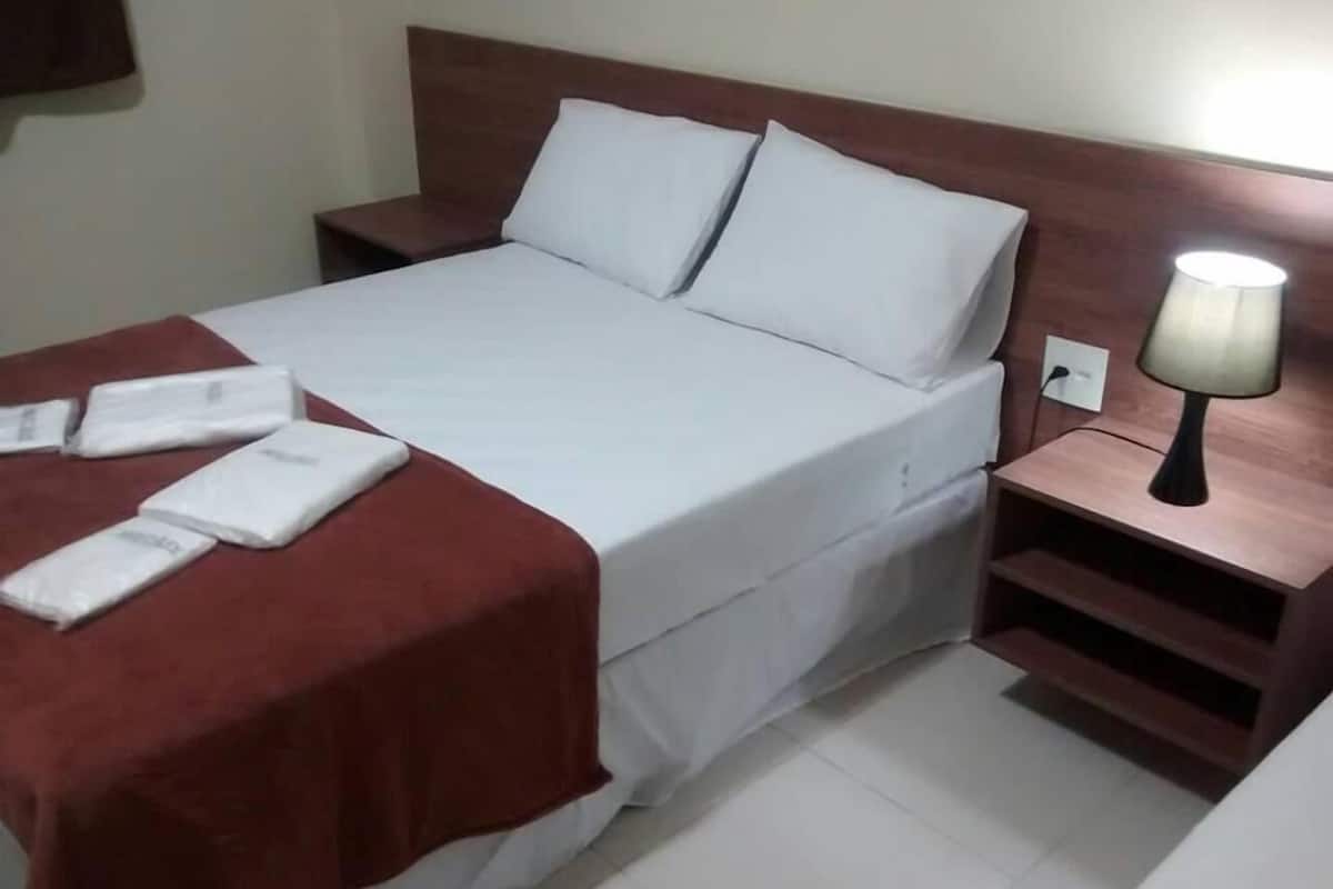 Minibar, desk, blackout drapes, WiFi (free)