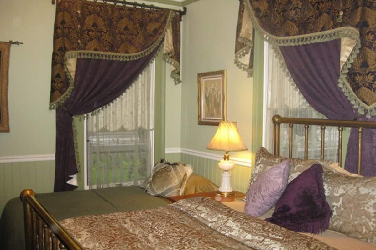 Tapestry Room | 1 bedroom, Egyptian cotton sheets, premium bedding, down comforters