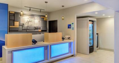 Holiday Inn Express Newberg - Wine Country