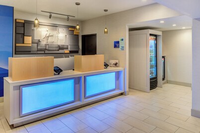 Holiday Inn Express Newberg - Wine Country