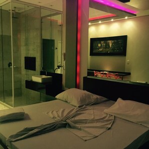 Minibar, wifi gratis y ropa de cama 