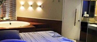 Dinys Motel - Adults Only