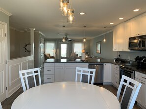 Dining - RELAX, UNWIND And ENJOY! In This Four Bedroom, 4.5 Townhome! (Cape San Blas)