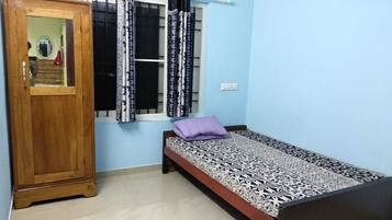 2 bedrooms, bed sheets