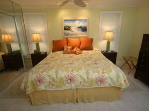 3 bedrooms, iron/ironing board, travel cot, free WiFi - Beautiful Vacation Home With Perfect Location and Heated Pool (Naples)