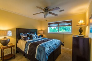 4 عدّة غرف نوم ومكتب ومكواة/لوح كي وسرير سفر