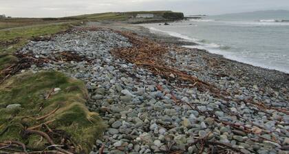 Atlantic Apartment. Wonderful views of the Wild Atlantic Ocean and mountains