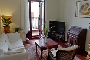 TV - The ''Monk'' Apartment I, Old Town Chania (Chania)