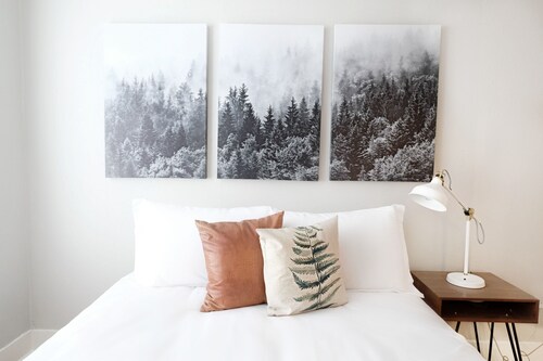 Fresh + Bright Flat M Streets