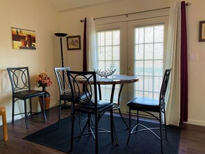 Dining - Lake of the Ozarks Lake Front, Cove on the Osage Arm, Three Bed Lake Home. (Warsaw)