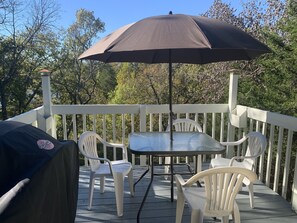Outdoor dining - Lake of the Ozarks Lake Front, Cove on the Osage Arm, Three Bed Lake Home. (Warsaw)