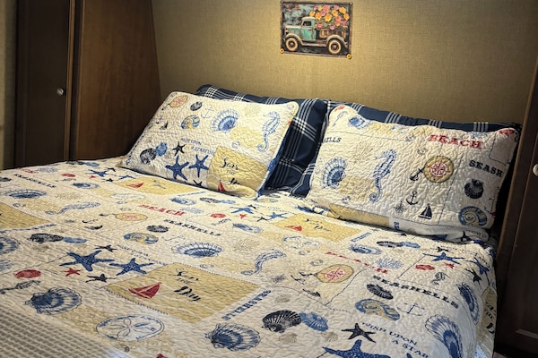 Queen size/ New Mattress!
Guest comments, Super comfortable!