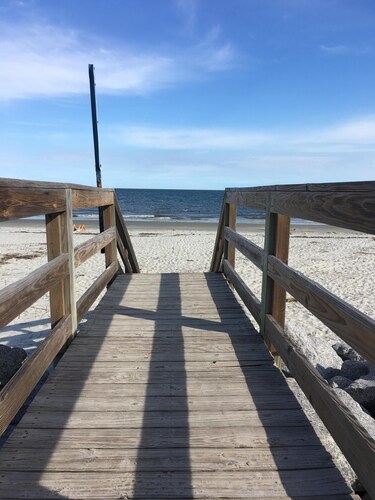 Short walk to beach or Pier Village, We consider FLETC