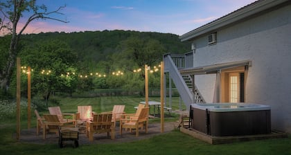 Hog Mountain Chalet • Hot Tub • Near Belleayre