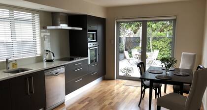 Strowan House 1 - Stylish Comfort