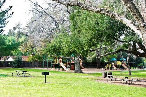 Hiking Trail Gem Near Attractions