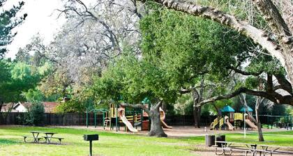 Hiking Trail Gem Near Attractions