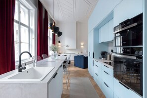 Fridge, microwave, oven, stovetop