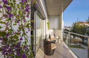 Exterior detail - Alto das Nogueiras House Fátima (Fátima)