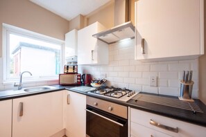 Fridge, microwave, oven, stovetop - Conveniently located House With off road parking  (Hinckley)