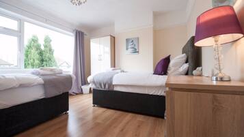 3 bedrooms, iron/ironing board, free WiFi, bed sheets