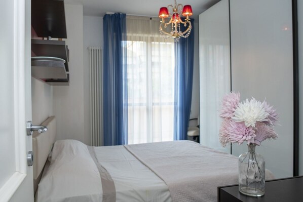 2 chambres, fer et planche à repasser, draps fournis