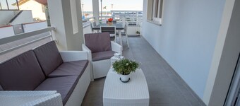 Kalì apartment directly on the beach of San Mauro Mare 