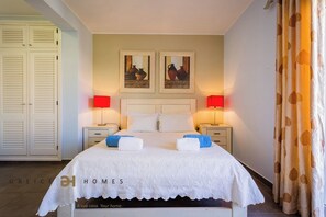 4 slaapkamers, een strijkplank/strijkijzer, gratis wifi, beddengoed