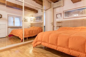 2 slaapkamers, een strijkplank/strijkijzer, wifi