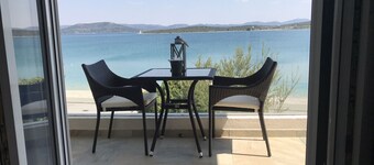 Villa Danica - Leilighet (studio) 2 personer - direkte på sjøen - 4-stjerners