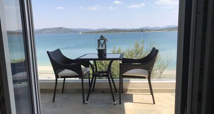 Villa Danica - Apartment (studio) 2 persons - direct at sea - 4 star