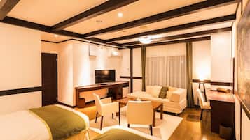 Junior Twin Room | 1 bedroom, in-room safe, desk, free WiFi