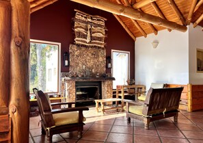 32-inch flat-screen TV with cable channels, TV - La Balconada by DOT Boutique (Villa Pehuenia)