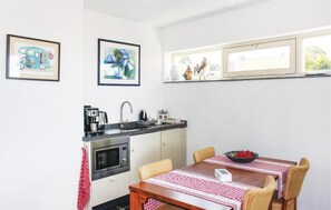 Dining - Beautiful home in Dongen with WiFi (Dongen)