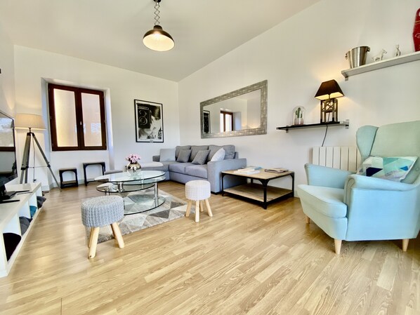 Smart TV, DVD player