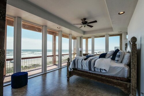 Beachfront Retreat with Panoramic Ocean Views