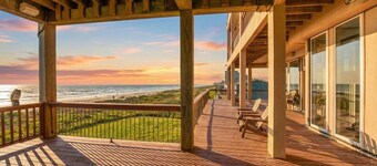 Beachfront Retreat with Panoramic Ocean Views