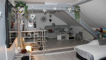 6 slaapkamers, geluiddichte muren, een strijkplank/strijkijzer