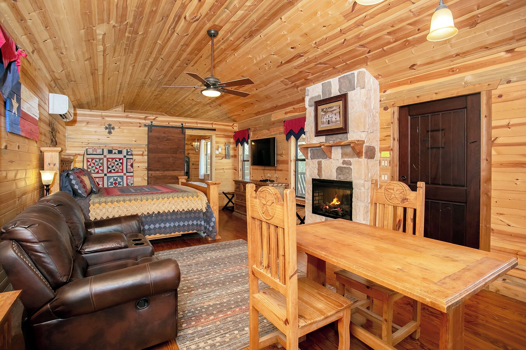 Fer et planche à repasser, draps fournis