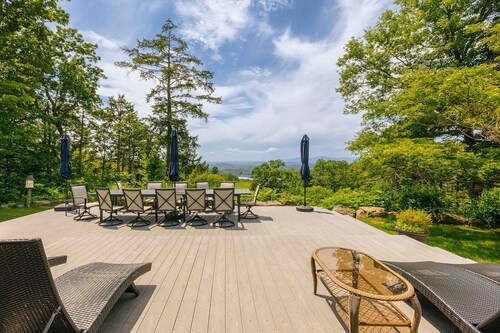 NEW Spectacular Views & Private space on a Scenic Mountain 40ft Salt Water Pool 