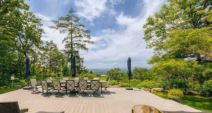 NEW Spectacular Views & Private space on a Scenic Mountain 40ft Salt Water Pool