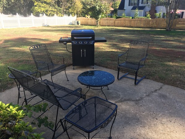 Terrace/patio - Carmel Road / Ballantyne  / South Charlotte Area Cape Cod  Home (Charlotte)