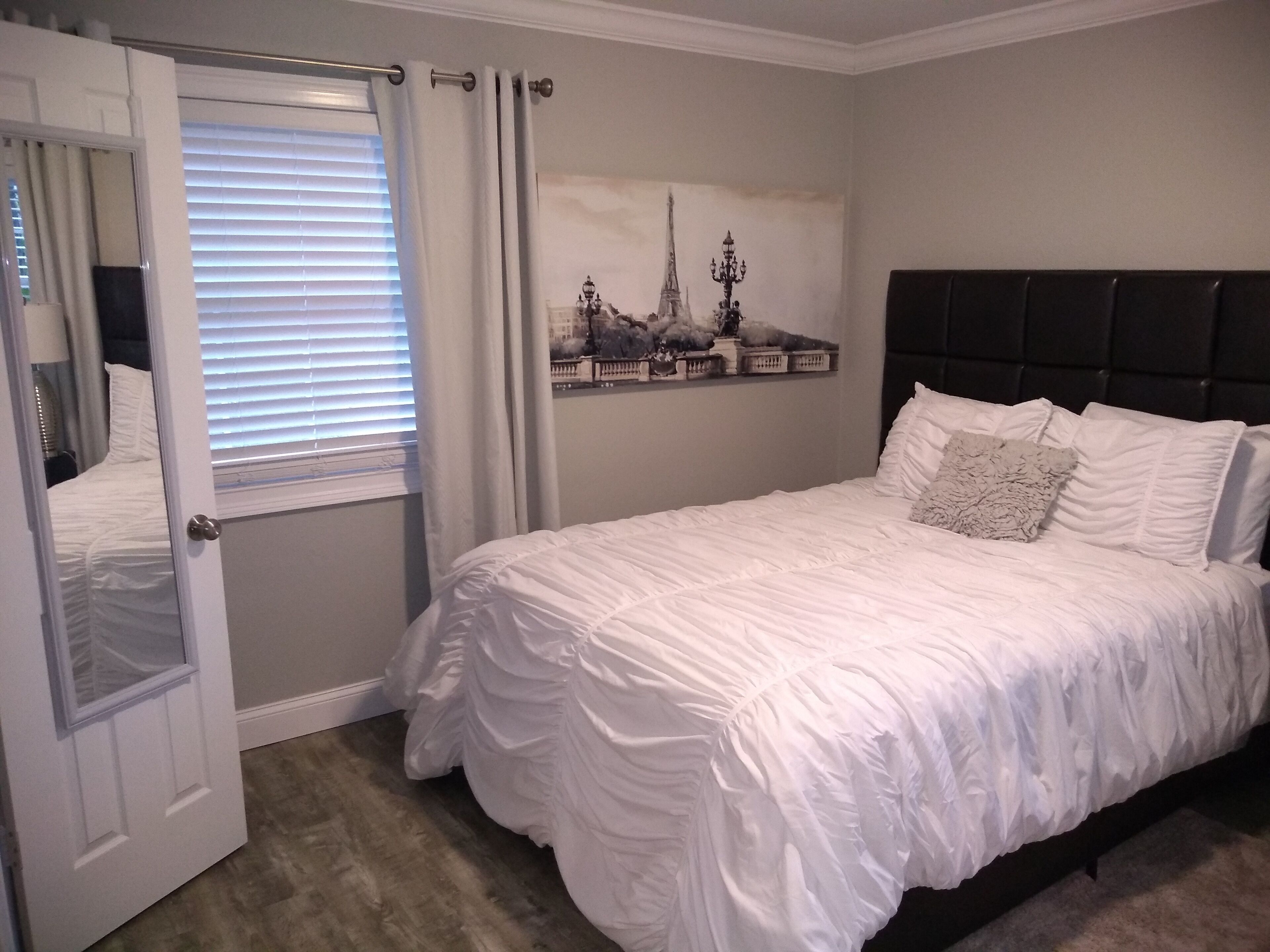 2 多间卧室、熨斗/熨衣板、WiFi、床单