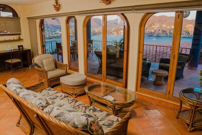 Nice vacation place to relax under the hot sun of zihuatanejo