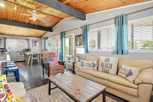 Upstairs living room/kitchen