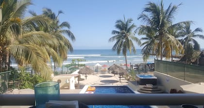 Punta de Mita Beachfront condo: Amazing Views and Fiber Optic Internet