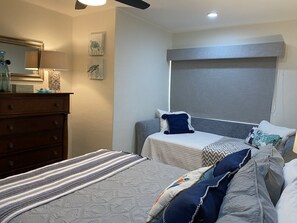 2 bedrooms, in-room safe, iron/ironing board, free WiFi