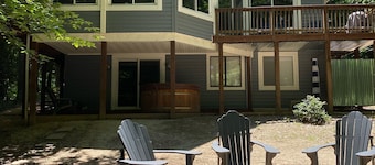 Lake Front / Dock, HotTub, Woods, Kajakker / SUP, 3 Strande, Fossiler, Theater Room