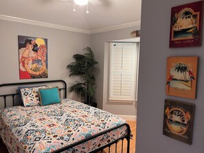 4 bedrooms, iron/ironing board, free WiFi, bed sheets