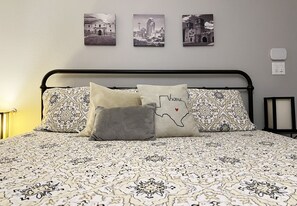 4 camere, ferro/asse da stiro, Wi-Fi gratuito, lenzuola